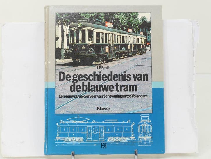 De geschiedenis van de blauwe tram – Een eeuw streekvervo., Boeken, Vervoer en Transport, Nieuw, Ophalen of Verzenden