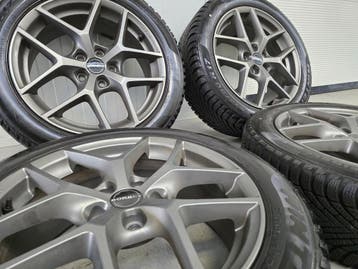Volvo V40 V60 V50 Ford Focus Mondeo 17 inch winterbanden, Autos : Pièces & Accessoires, Verzenden, Banden en Velgen