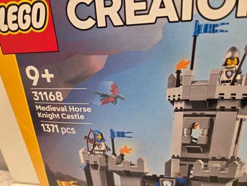 Lego Set - 31168 - Creator - Medieval Horse Knight Castle