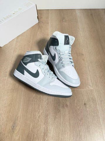 Air Jordan - Sneakers - Maat: EU 37.5 - Nieuw met tags