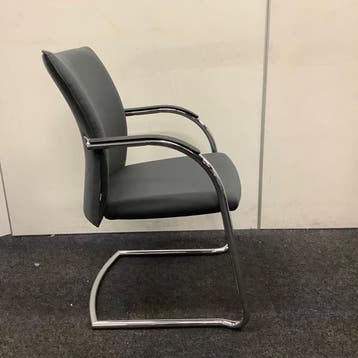 aspa-Klöber vergaderstoel, stapelstoel, grijze stoffering -