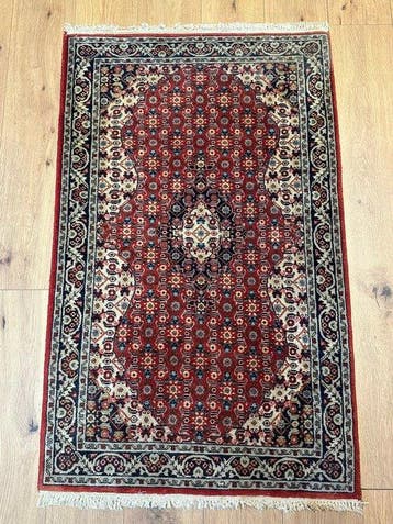 Splendide tapis oriental indo-tabriz fait à la main avec un, Maison & Meubles