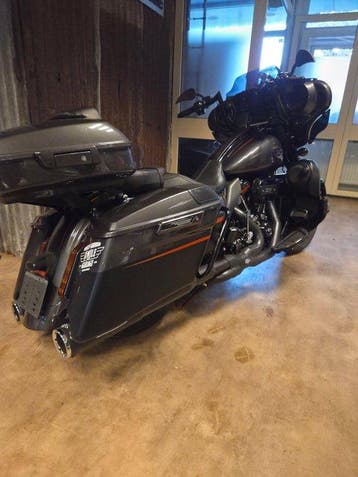 Harley-Davidson - FLHXSE - CVO - Street Glide - 1920 cc -