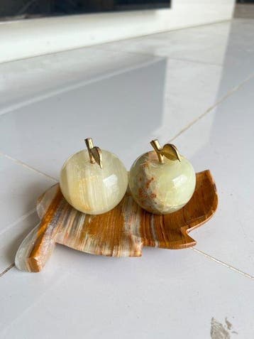 Handcrafted Himalayan Onyx Marble Fruit Set with Leaf Bowl