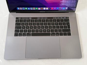 Apple MacBook Pro 15.5, HexaCore i7, 16GB RAM, 512GB NVMe,, Nieuw