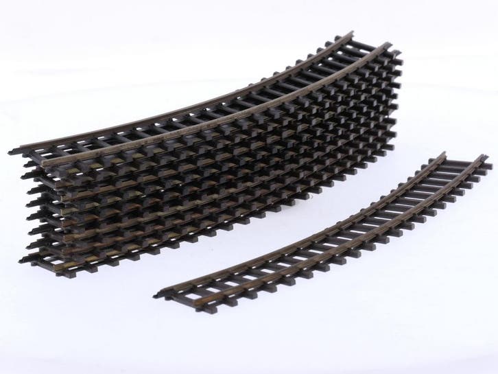 Schaal H0m Bemo 4230 gebogen rails 30° R = 330 doos à 10.., Hobby en Vrije tijd, Modeltreinen | H0, Gelijkstroom, Rails, Gebruikt