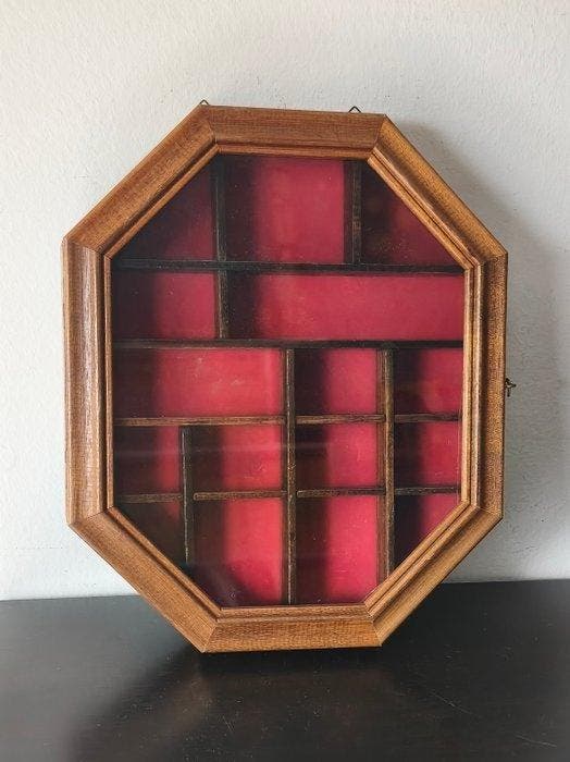 Vitrinekast - Prikbord van Glas en Hout, Antiek en Kunst, Curiosa en Brocante