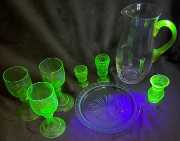 Böhmen Art Deco Glas - Kruik (7) - Uraniumglas - 7 stuks