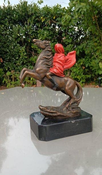 naar banksy - sculptuur, Vintage ruiter op steigerend paard