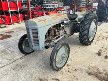 Online veiling - Massey-Ferguson TE20 Oldtimer tractor, Ophalen