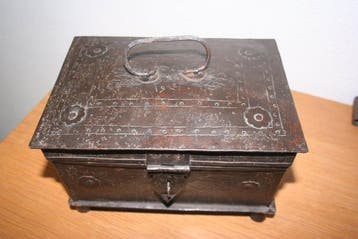 Handmade - Sieradendoos - Metaal - Geponst metaal met rozet