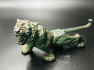 Roaring Tiger, Cast Iron Okimono Green Patina -  Kin-ichi