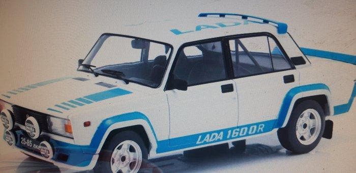 IXO 1:18 - Modelauto - LADA - 2105, Hobby & Loisirs créatifs, Voitures miniatures | 1:5 à 1:12
