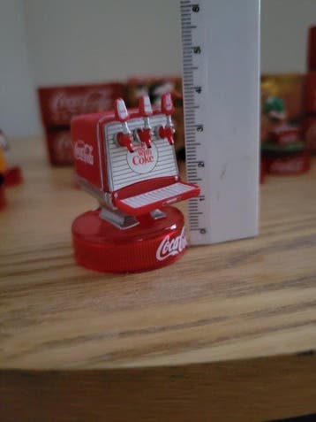 kaiyodo - Speelgoedfiguurtjes 2003 Coca-Cola Graffiti Oldies