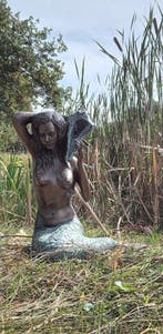 Fontaine - 2020 et après - Fontaine en bronze, fille de la