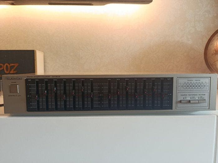 Technics - SH-8028 Stereo grafische equalizer, TV, Hi-fi & Vidéo, Radios