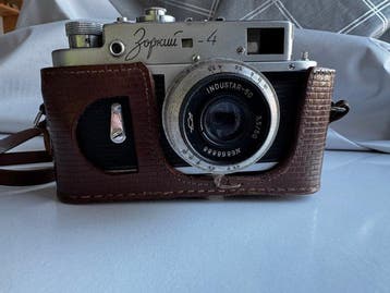 KMZ Krasnogorsk Zorki-4 + Industar | Analoge camera
