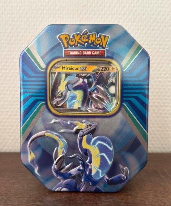 Pokémon - 2 Box - Koraidon & Miraidon Tin - Scarlet & Violet, Hobby en Vrije tijd, Verzamelkaartspellen | Pokémon
