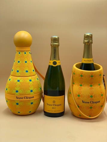 Veuve Clicquot, Carte Jaune, brut, avec Champagne Cooler