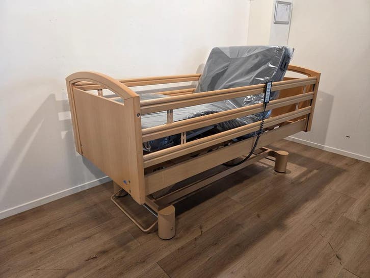 Stiegelmeyer Elvido #11H LANG Elektrisch Hoog Laag Bed | Met, Diversen, Verpleegmiddelen, Zo goed als nieuw, Verzenden