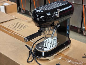 Espressomachine Smeg ECF01BLEU, Nieuw in verpakking
