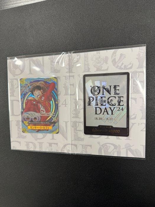 One Piece - 1 Verzegelde kaart - ONE PIECE DAY24- Premium, Hobby en Vrije tijd, Verzamelkaartspellen | Pokémon