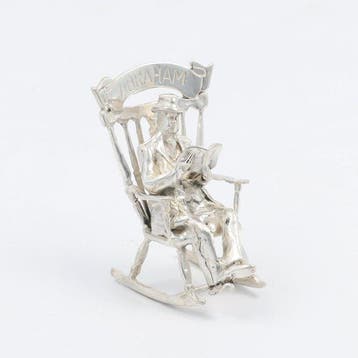 NO RESERVE. - Beeldje, Abraham op schommelstoel. - 4.3 cm -