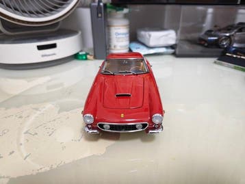 CMC 1:18 - Modelauto - Ferrari 250 GT swb, Hobby & Loisirs créatifs