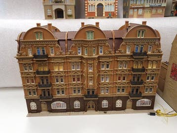 Faller, Vollmer, Kibri H0 - Bâtiments pour trains miniatures