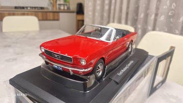 Norev 1:18 - Voiture miniature - Ford Mustang Convertible