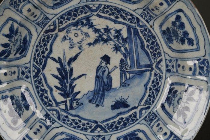 Wanli (1573-1619) - Ming Dynasty - Schotel - Scholar in, Antiek en Kunst, Antiek | Overige Antiek