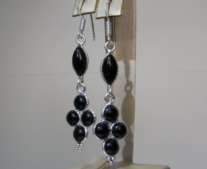 Onyx Oorbellen - Hoogte: 60 mm - Breedte: 14 mm- 4.6 g - (2), Verzamelen, Mineralen en Fossielen