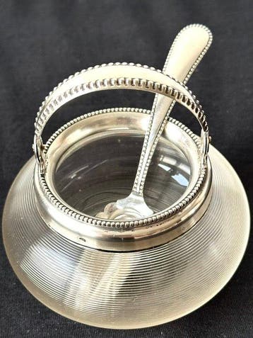No reserve-19 Eeuwse draadglas Suikerkom met zilveren