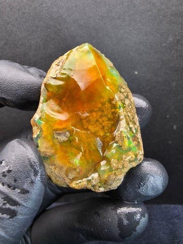 109cts Crystal Opal Specimen Ruw- 22 g