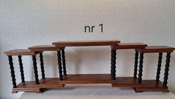Standaard - Hout, 7 diverse display,s , tafeltjes - China