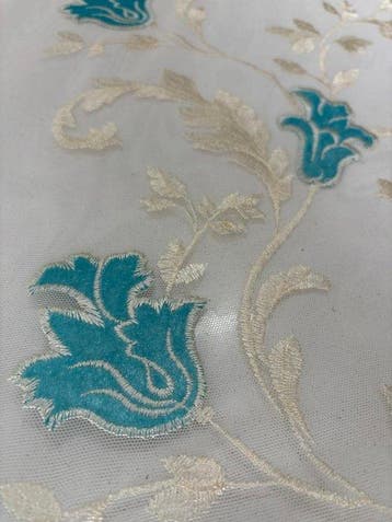 Tissu pour rideau précieux, tulle français brodé et ourlé en
