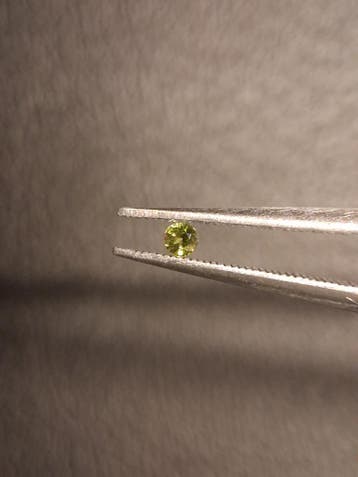 Natural Tourmaline - Bright Yellowish Green - 2 mm - 0.031 c, Verzenden