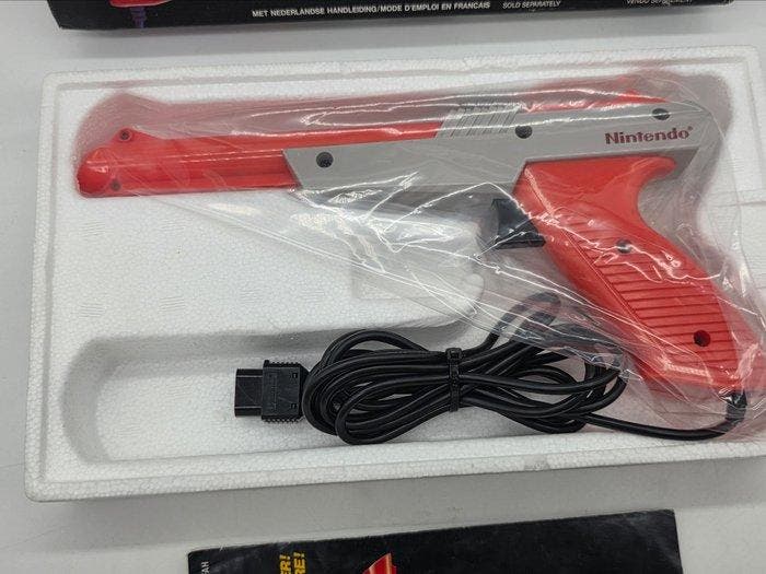 Nintendo - Nes - Original Red Zapper- 8-BIT - 1985 - EUR/FRA, Games en Spelcomputers, Spelcomputers | Overige Accessoires