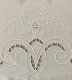 Tafelkleed (13) - 268 cm - 165 cm - Ricamo Intaglio