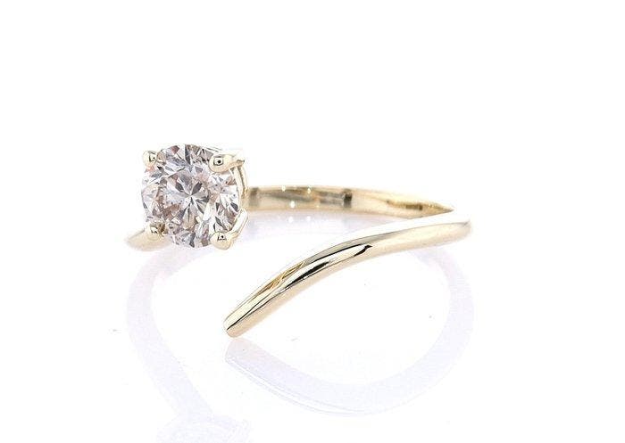 Sans prix de réserve - Bague - 14 carats Or jaune - 0.73ct., Handtassen en Accessoires, Ringen