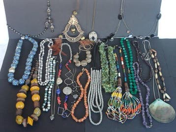 Themacollectie - Sieraden; halskettingen