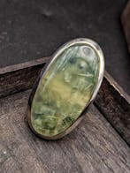 Ring van 925 zilver met prehniet van topkwaliteit, uniek