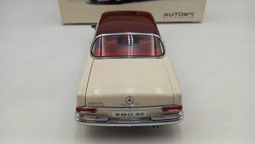 Autoart 1:18 - Modelauto - Mercedes Benz 280 SE Coupé 1968 -