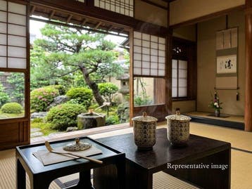 Kutani Ware 2 doos Yunomi-sets – Kaku-zan goud Hanazume met
