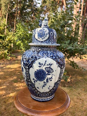 Petrus Regout - Gemberpot - Balustervaas met deksel -