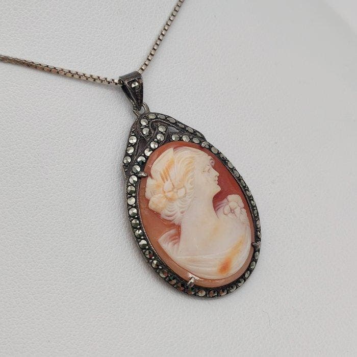 Sans prix de réserve - Collier avec pendentif Argent - Cameo, Handtassen en Accessoires, Antieke sieraden