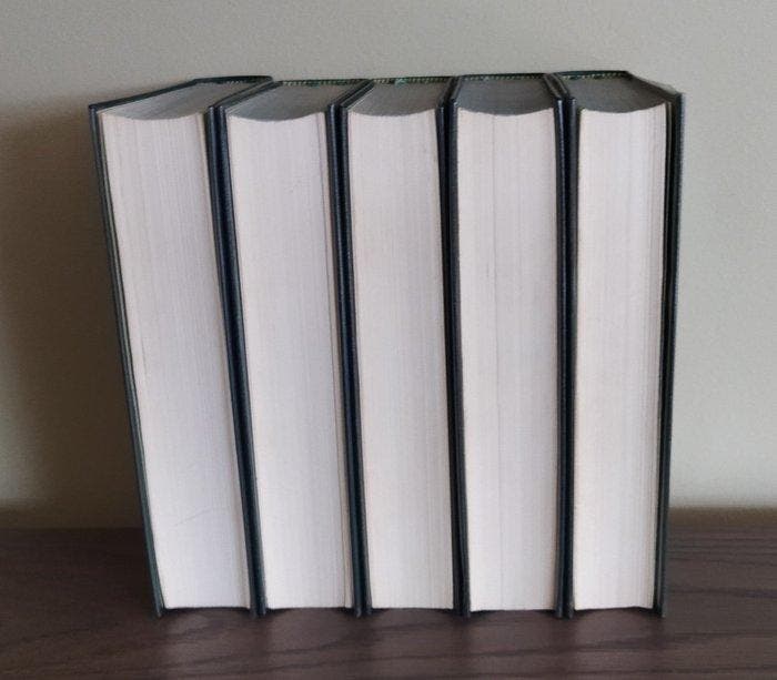 Dostoïevski - 5 livres de Dostoïevski de La Bibliothèque de, Antiek en Kunst, Antiek | Boeken en Manuscripten