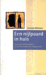 NIJLPAARD IN HUIS 9789026925269 HELLSTEN, Boeken, Verzenden, Gelezen, HELLSTEN