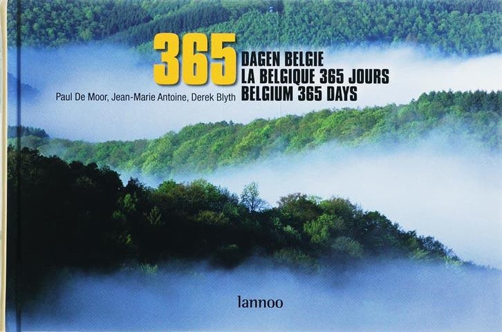 365 dagen België 9789020967821 Paul de Moor, Livres, Art & Culture | Photographie & Design, Envoi