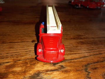 Vilmer 1:43 - Camion miniature - Camion de pompier échelle